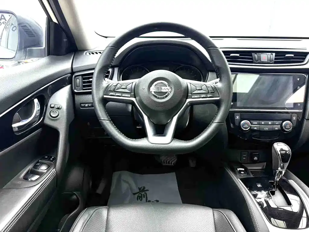 Nissan X-Trail — фото 13