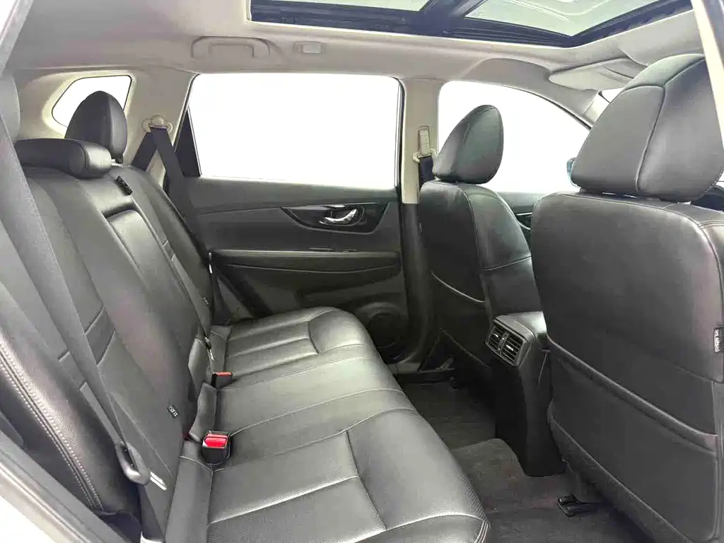 Nissan X-Trail — фото 10