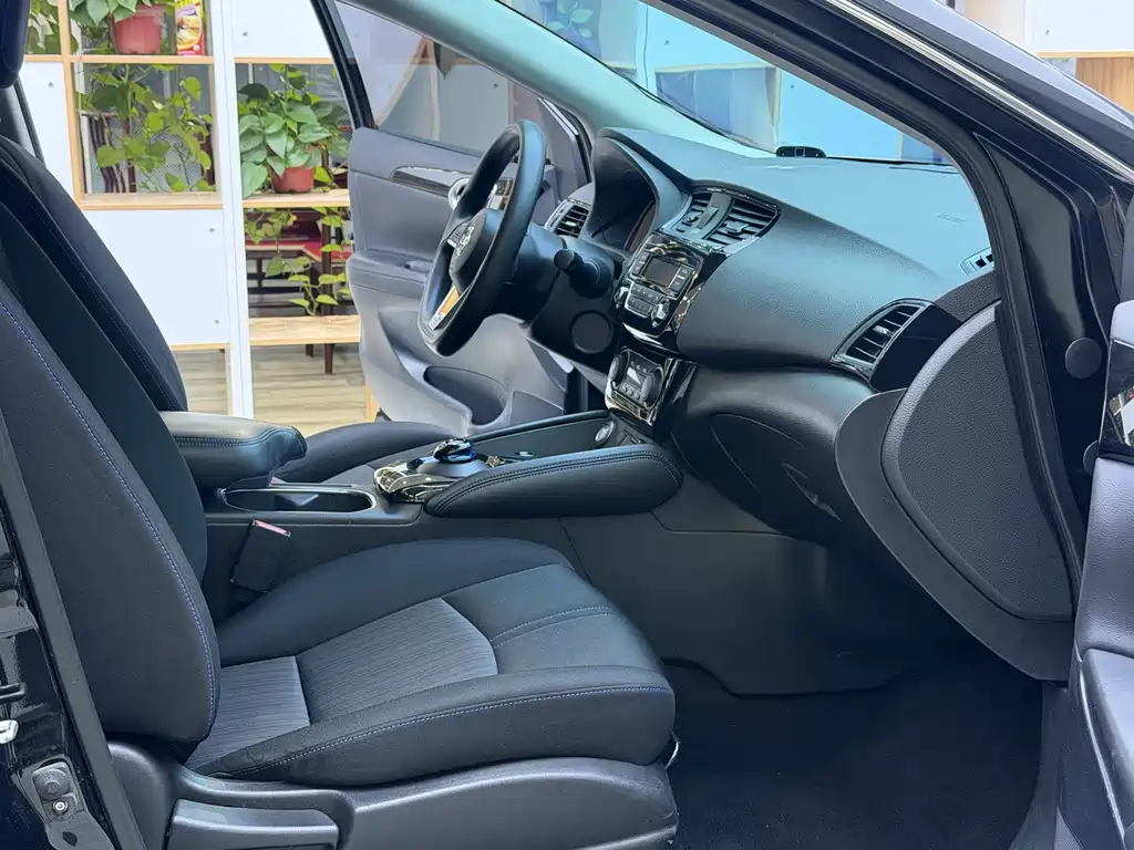 Nissan Sylphy EV — фото 11