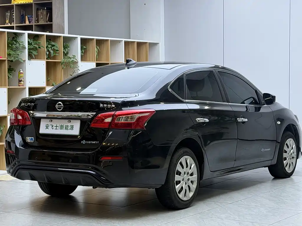 Nissan Sylphy EV — фото 13
