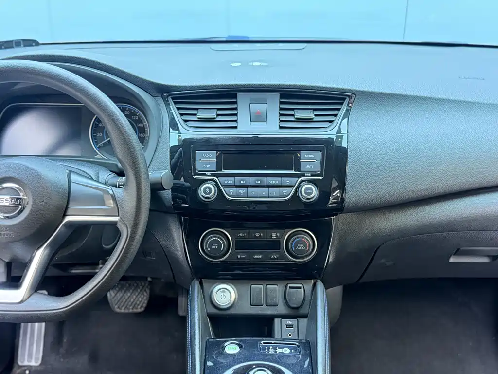 Nissan Sylphy EV — фото 8