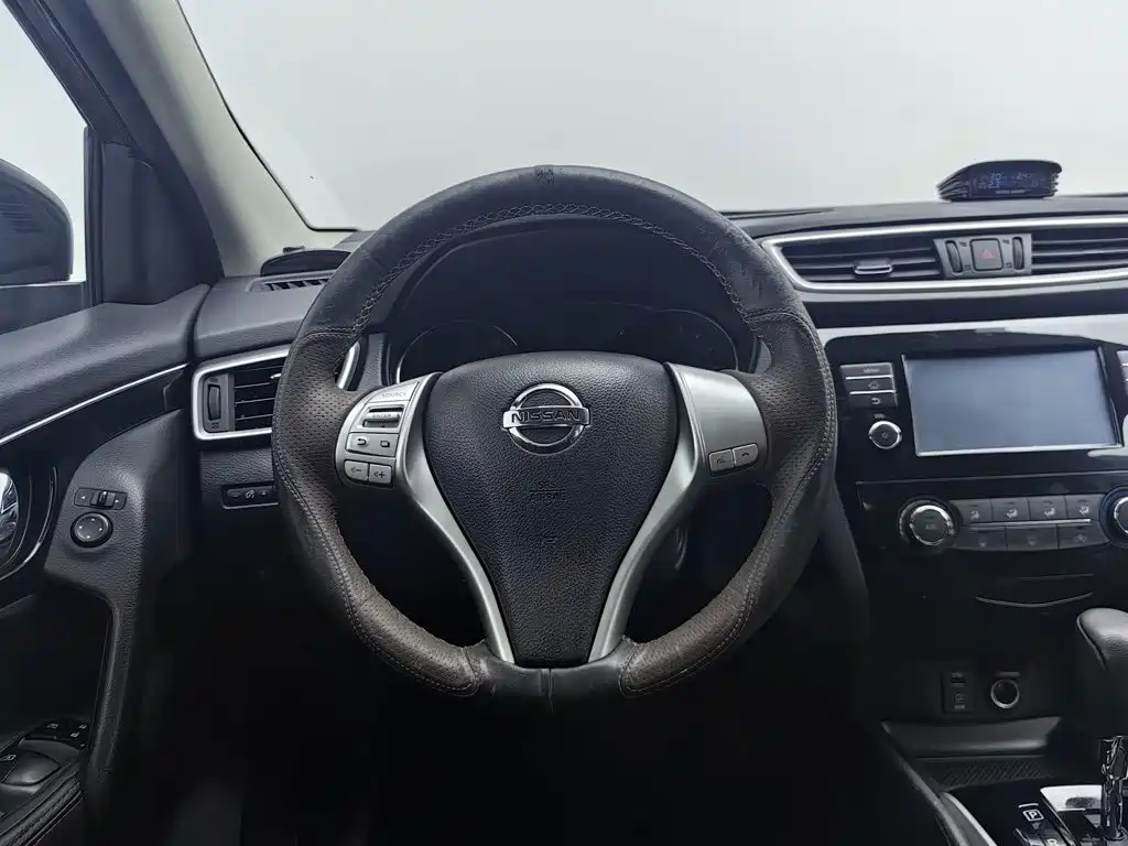 Nissan Qashqai — фото 11