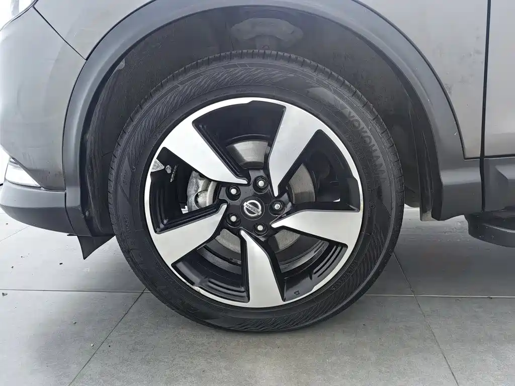 Nissan Qashqai — фото 17