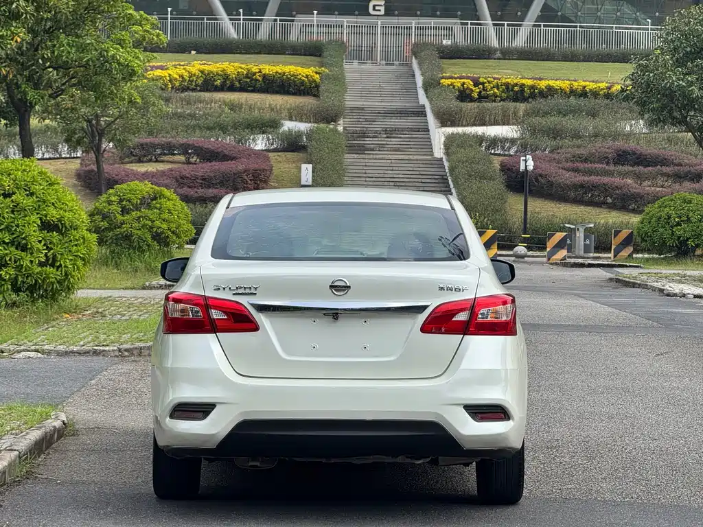 Nissan Sylphy — фото 19