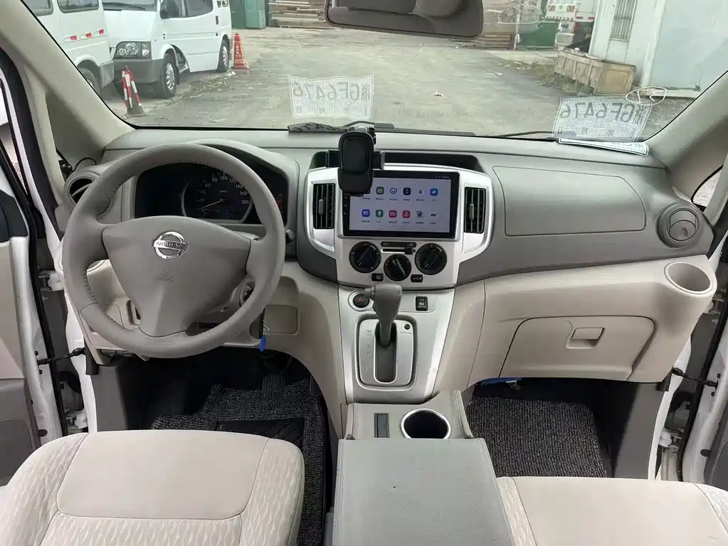 Nissan NV200 — фото 4