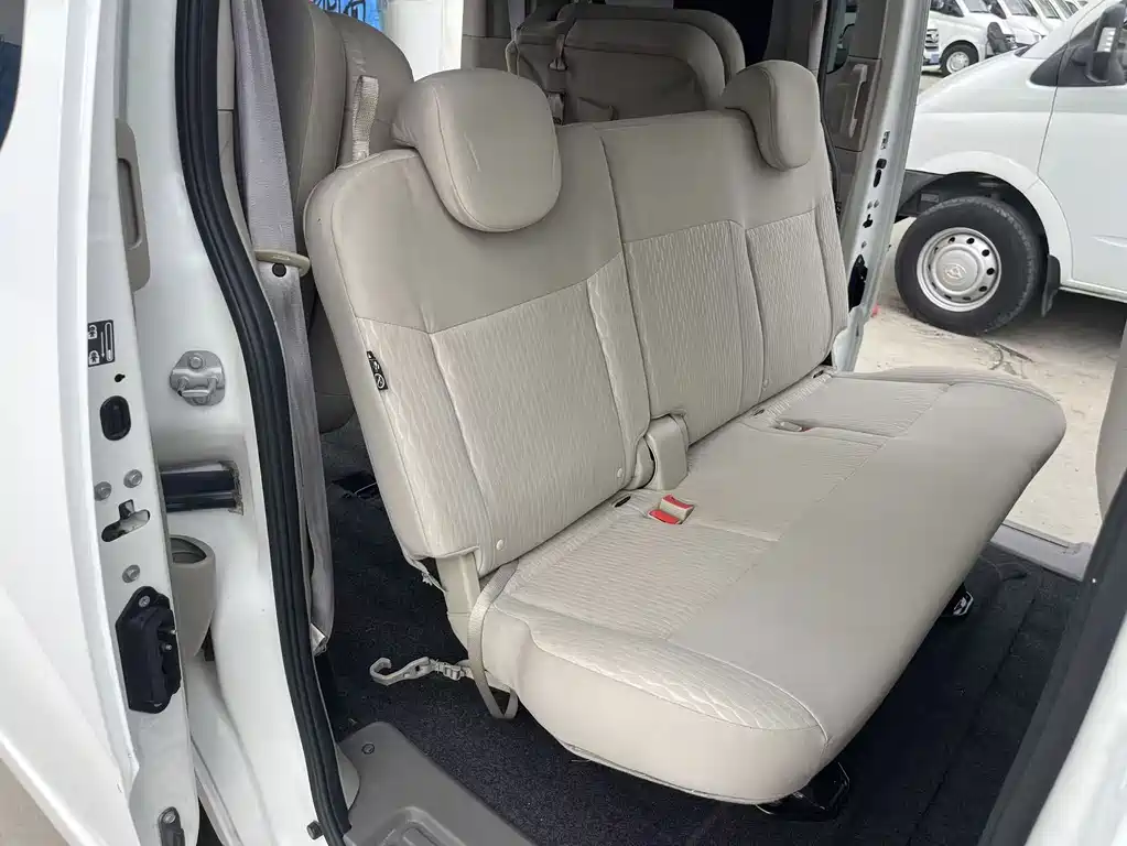 Nissan NV200 — фото 7