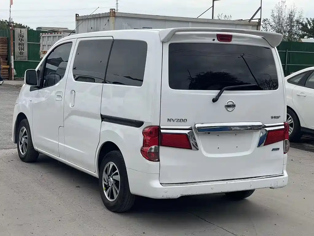 Nissan NV200 — фото 10