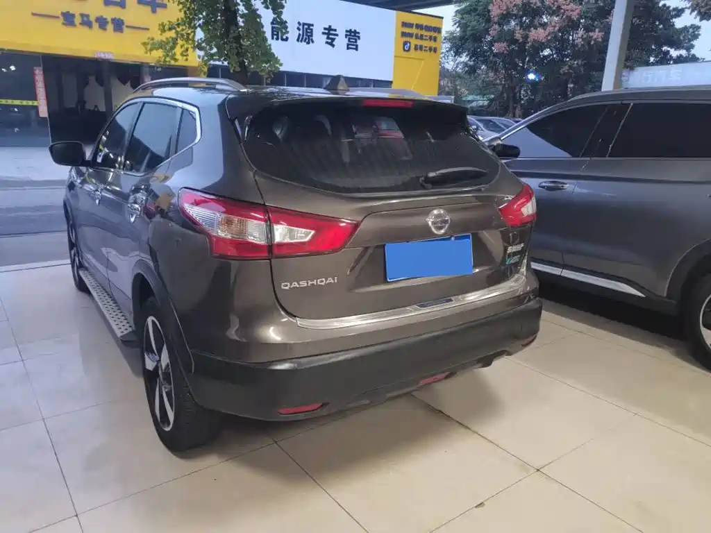 Nissan Qashqai — фото 9