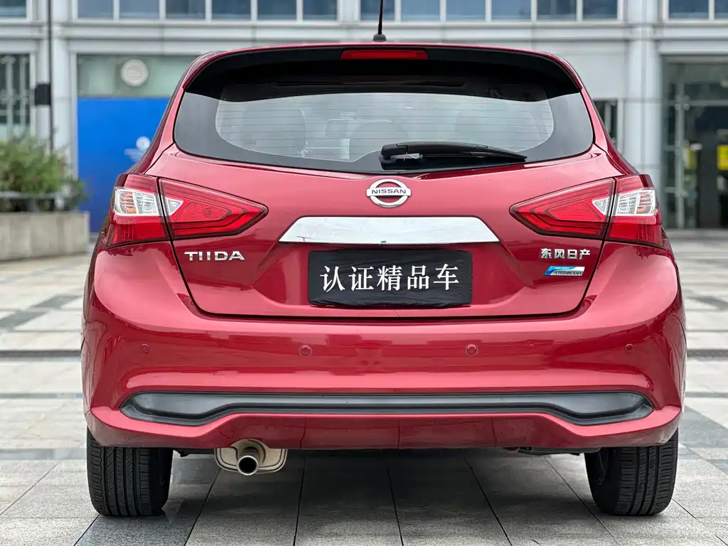 Nissan Tiida — фото 4