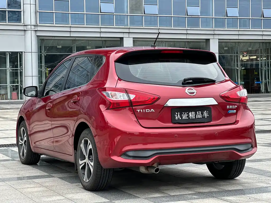 Nissan Tiida — фото 6