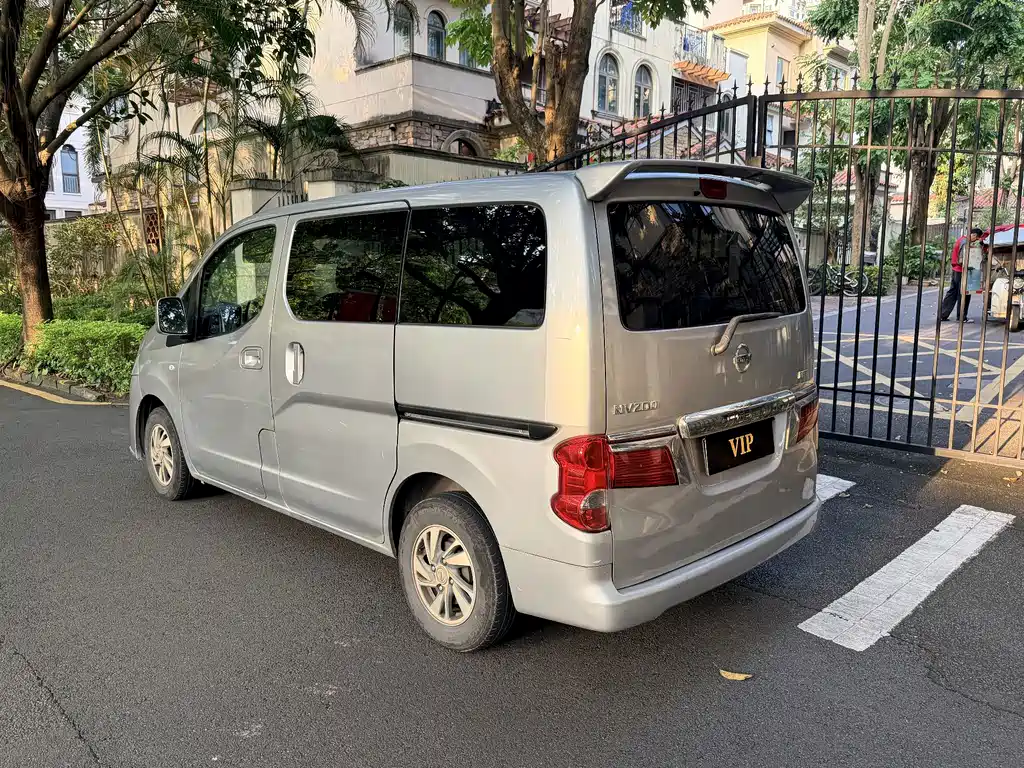Nissan NV200 — фото 2