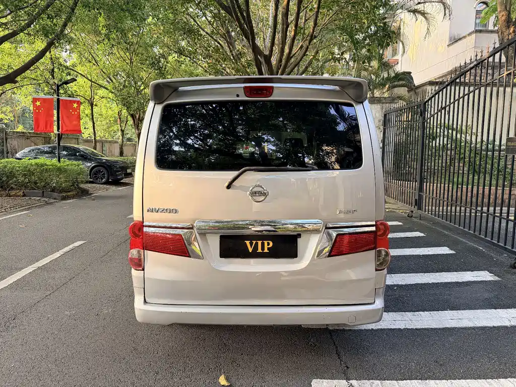 Nissan NV200 — фото 3