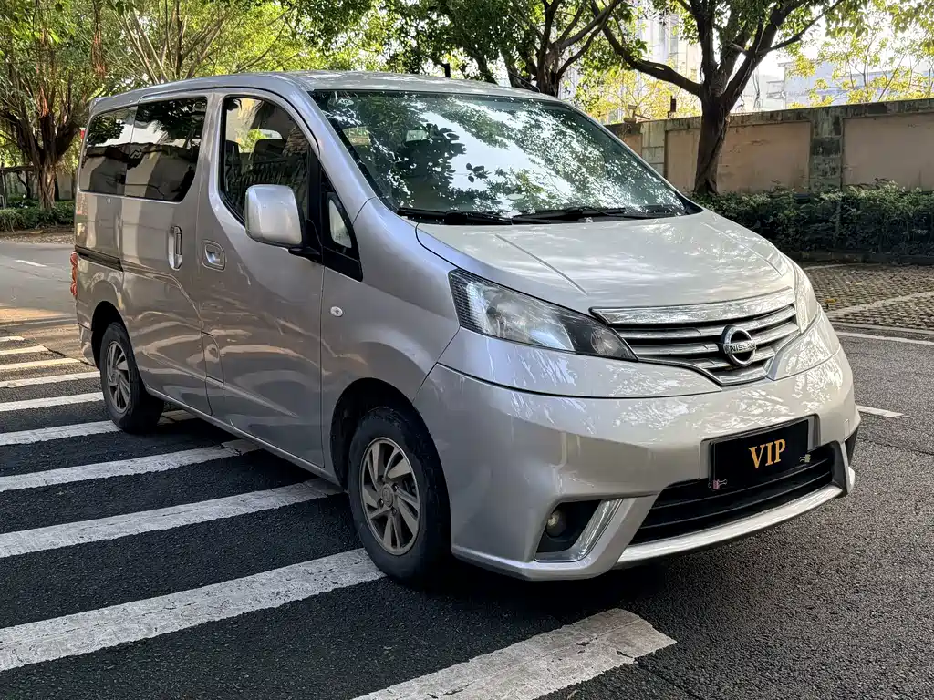 Nissan NV200 — фото 5