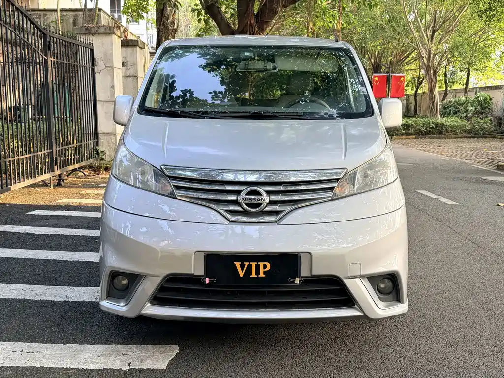 Nissan NV200 — фото 6