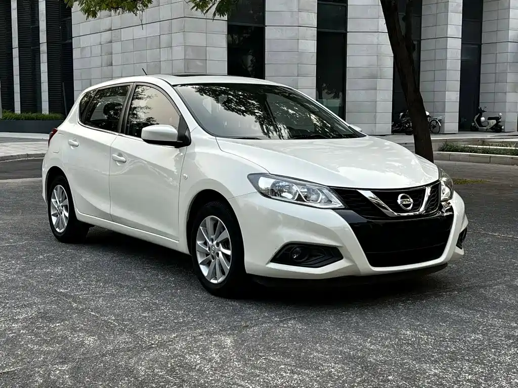 Nissan Tiida — фото 3