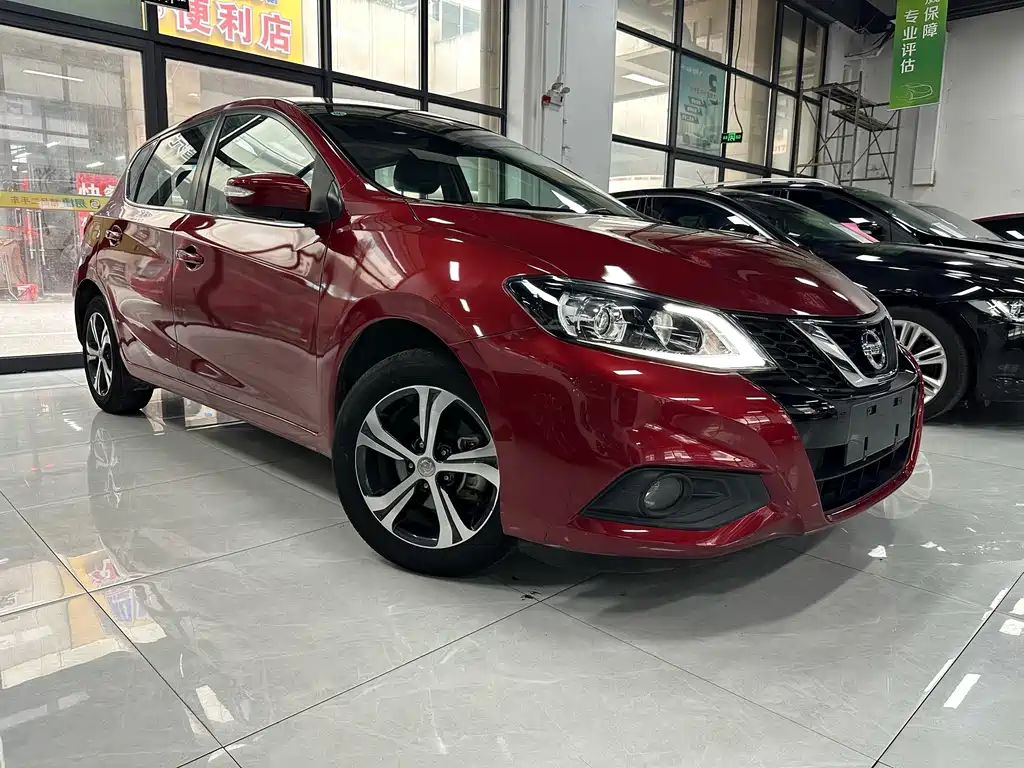 Nissan Tiida — фото 3