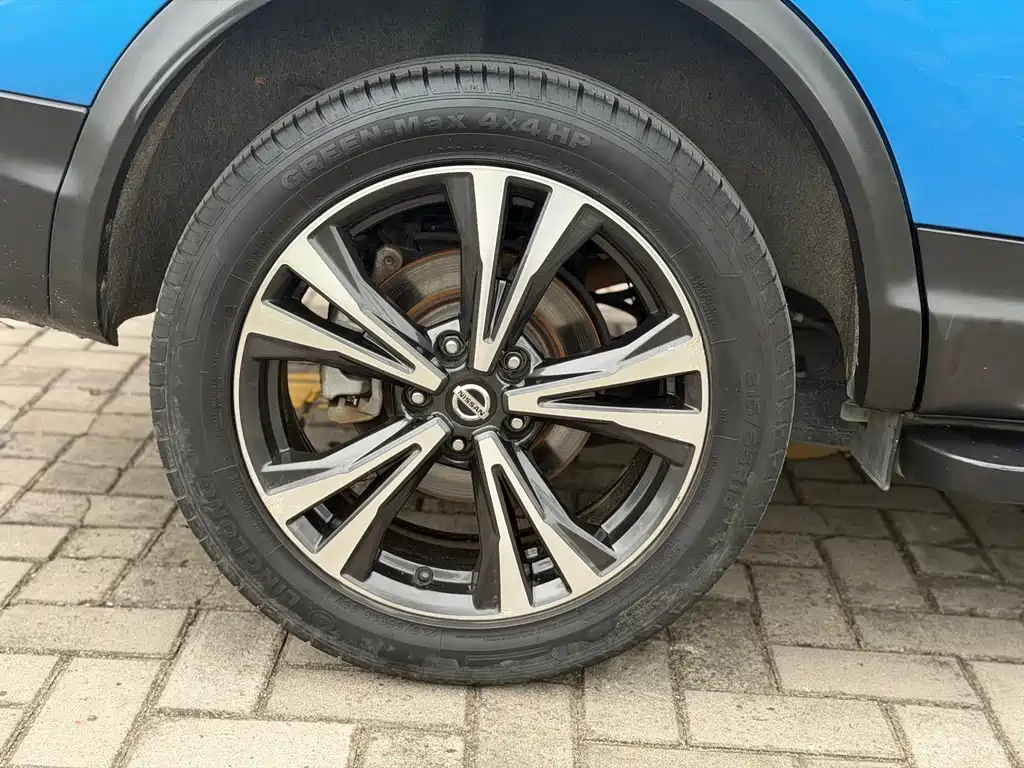 Nissan Qashqai — фото 10