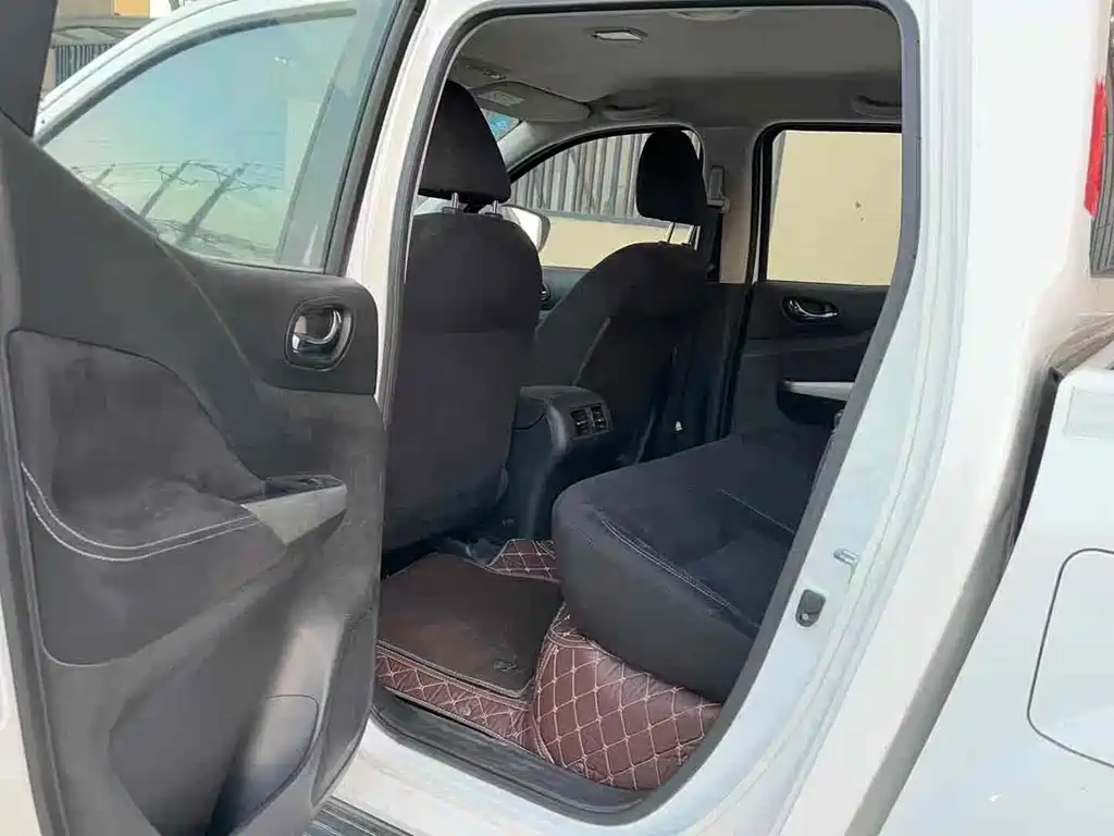 Nissan Navara — фото 4