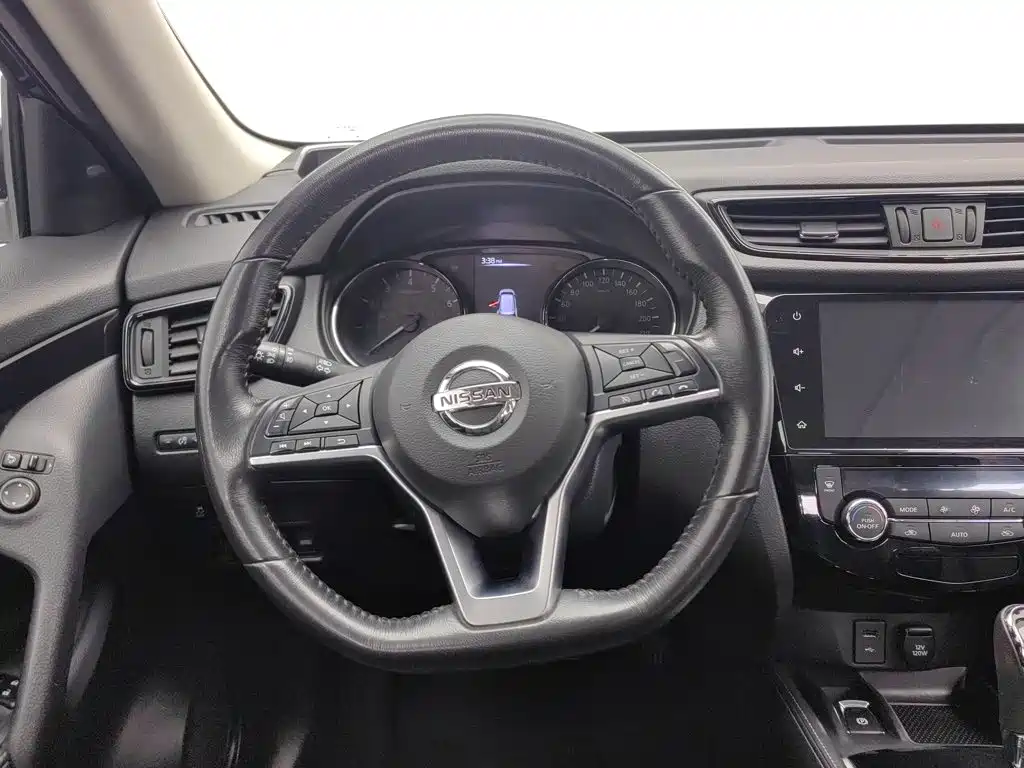 Nissan X-Trail — фото 11