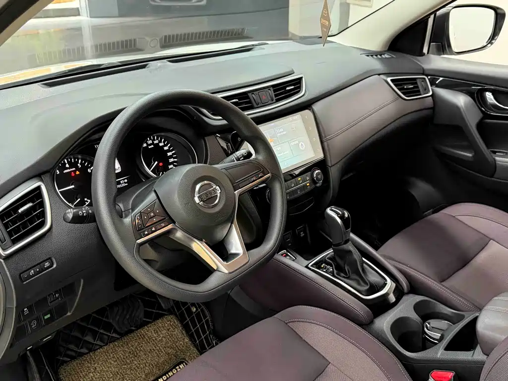 Nissan Qashqai — фото 9