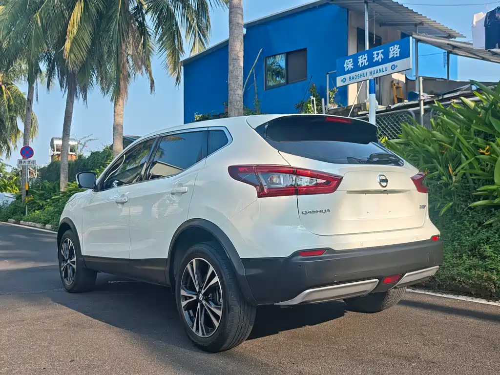 Nissan Qashqai — фото 4
