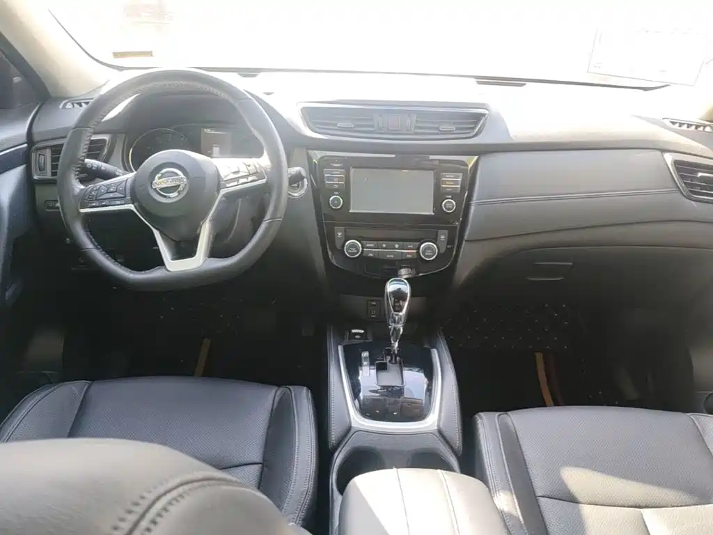 Nissan X-Trail — фото 10