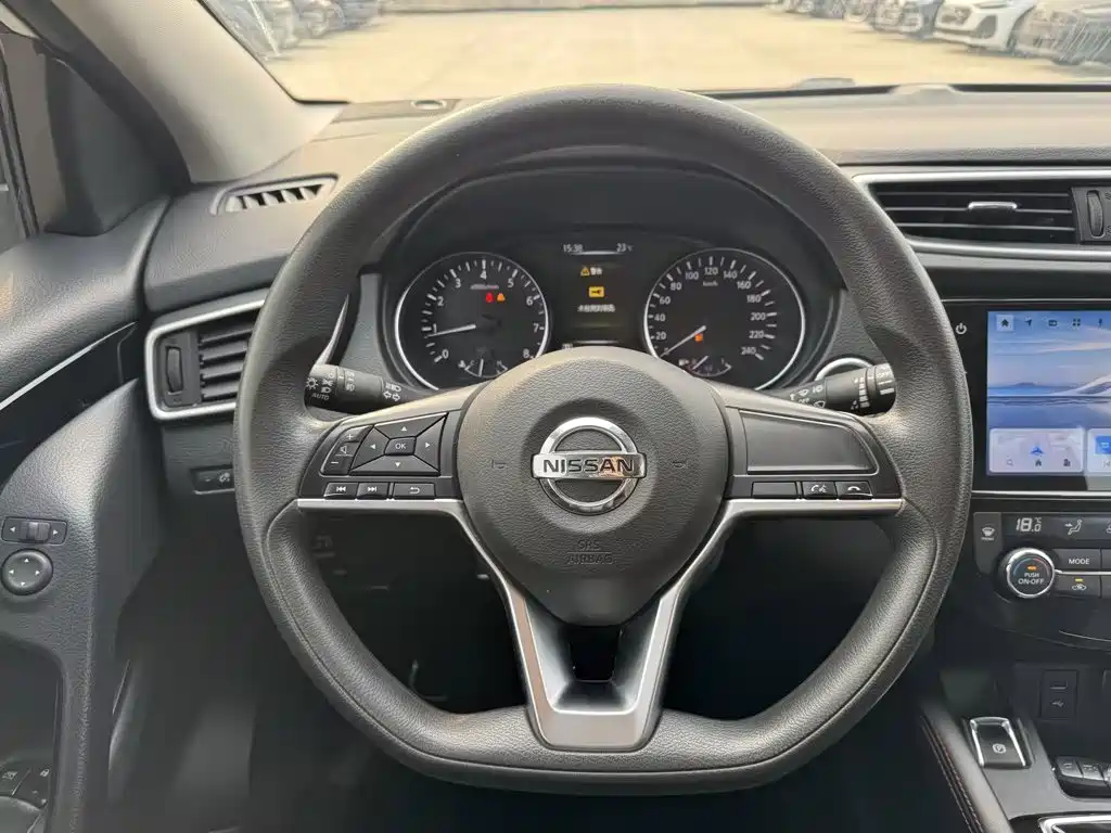 Nissan Qashqai — фото 11