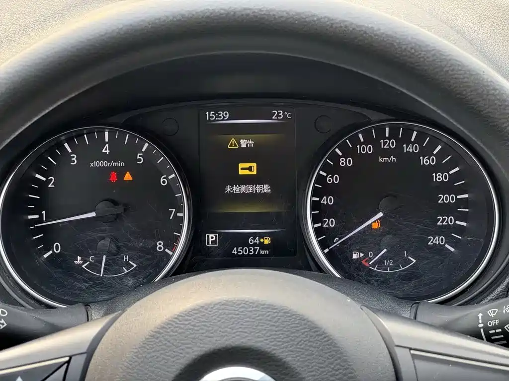 Nissan Qashqai — фото 17