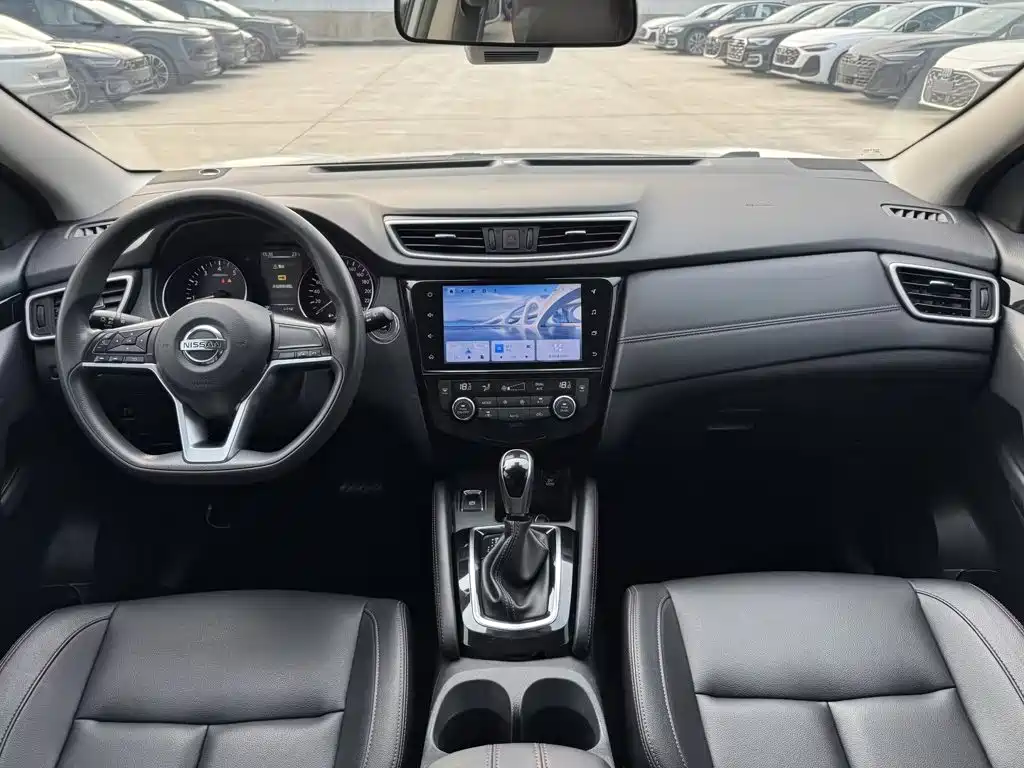 Nissan Qashqai — фото 9