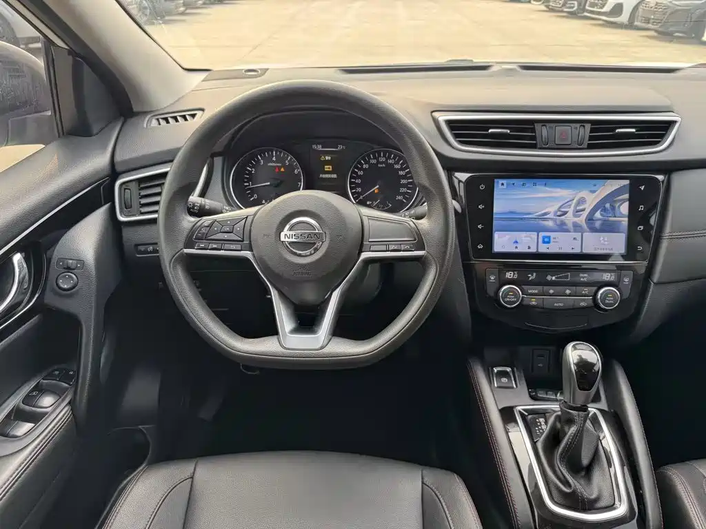 Nissan Qashqai — фото 10