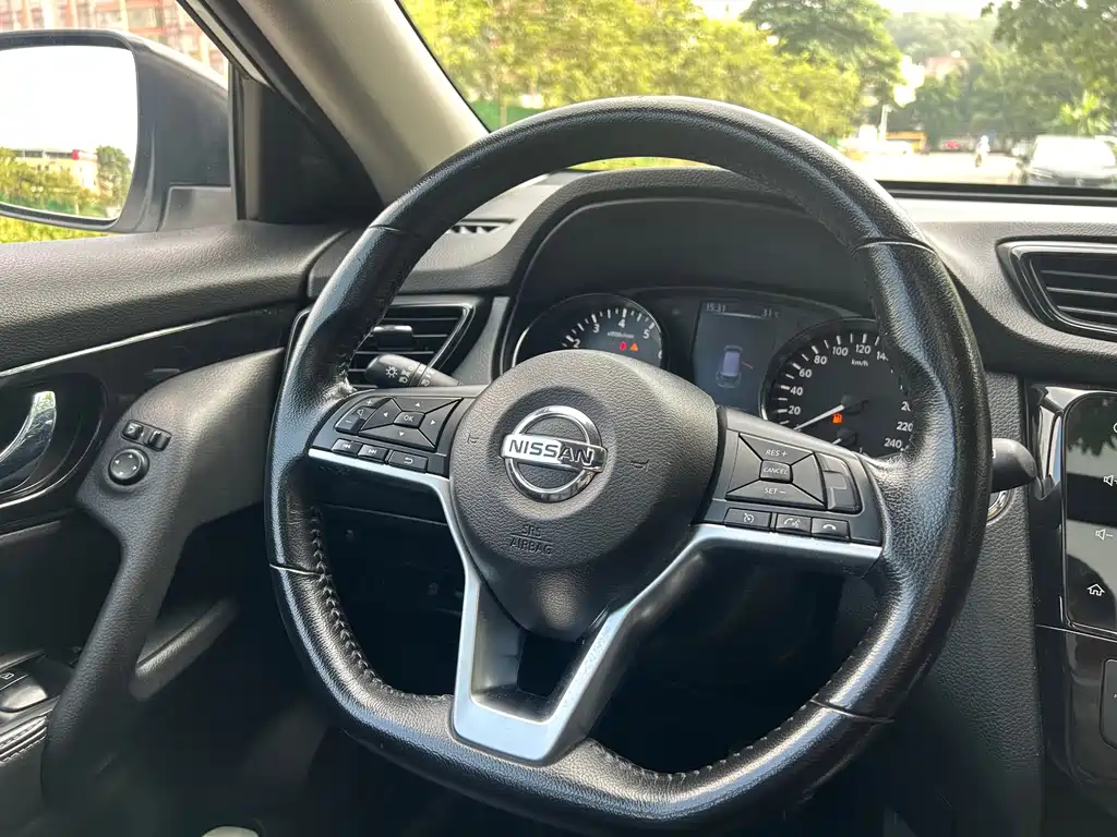 Nissan X-Trail — фото 10