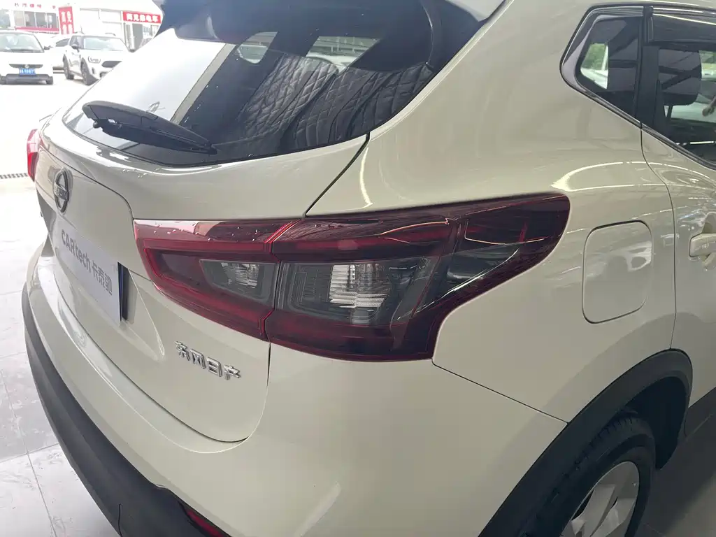 Nissan Qashqai — фото 11