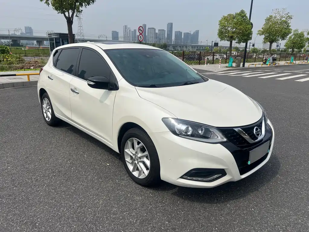 Nissan Tiida — фото 3