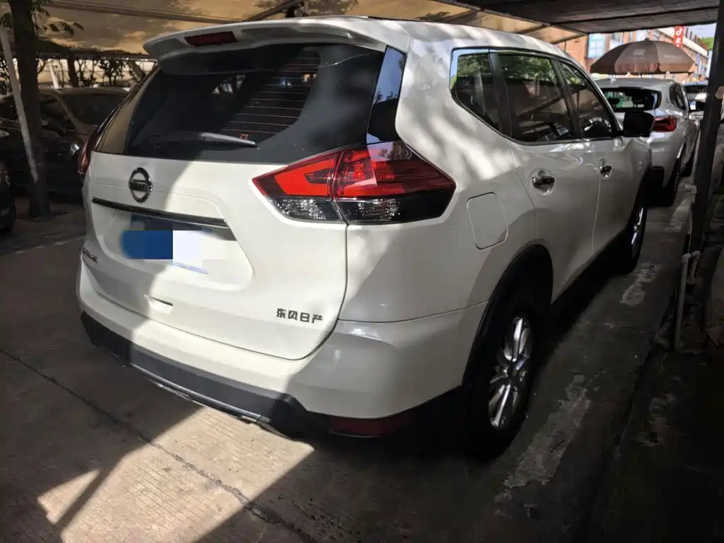 Nissan X-Trail — фото 15