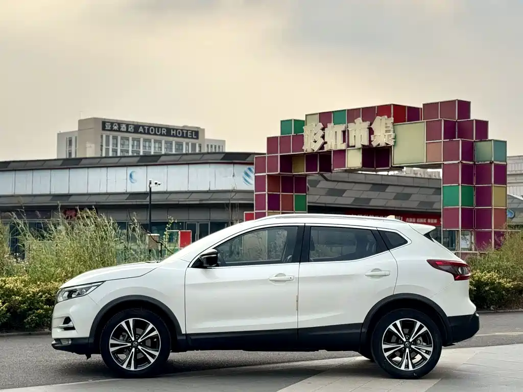 Nissan Qashqai — фото 4