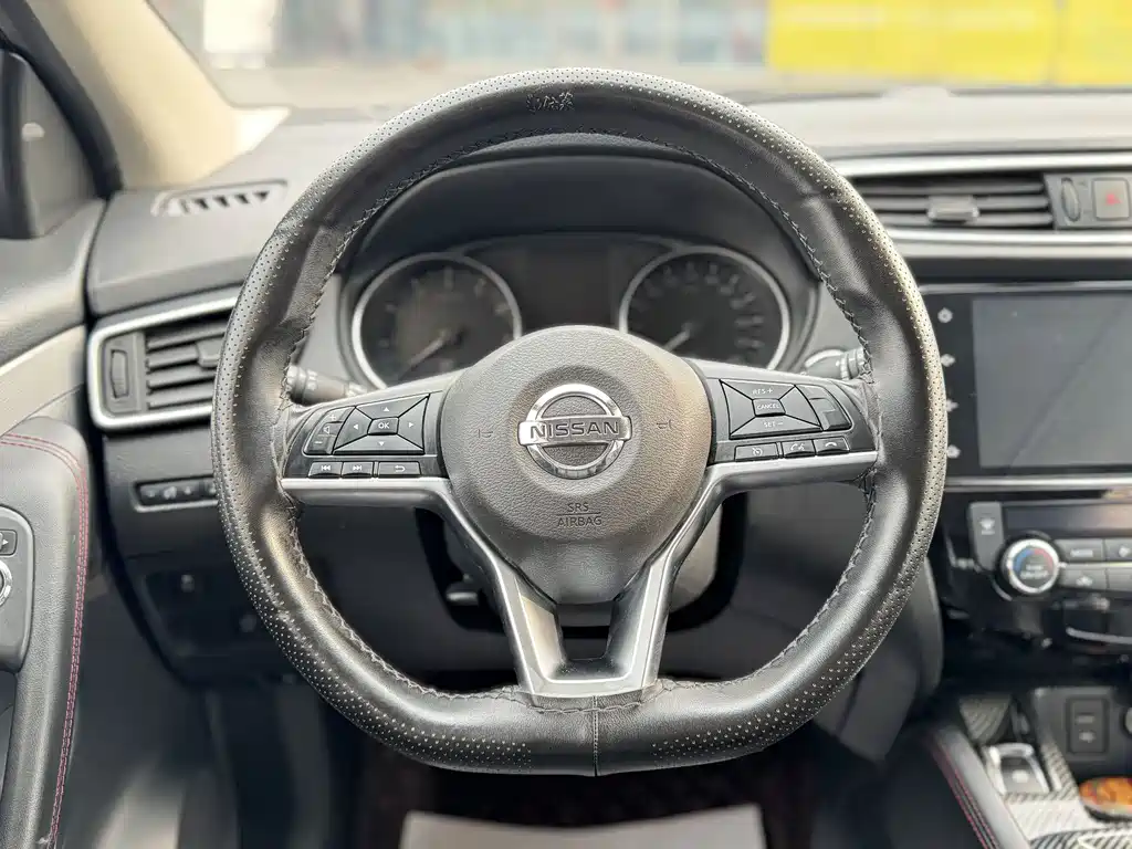 Nissan Qashqai — фото 10