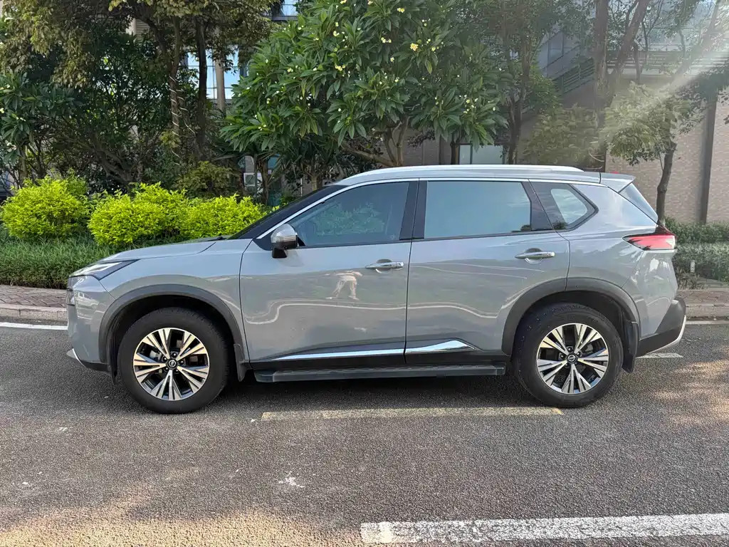 Nissan X-Trail — фото 21