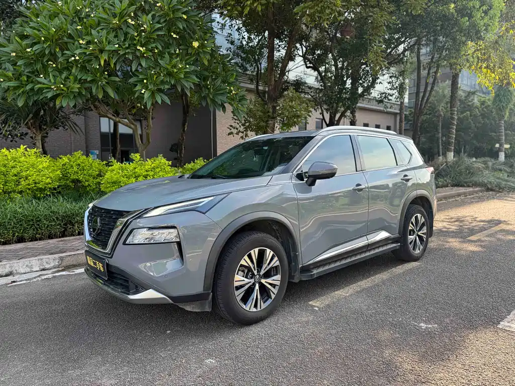 Nissan X-Trail — фото 1