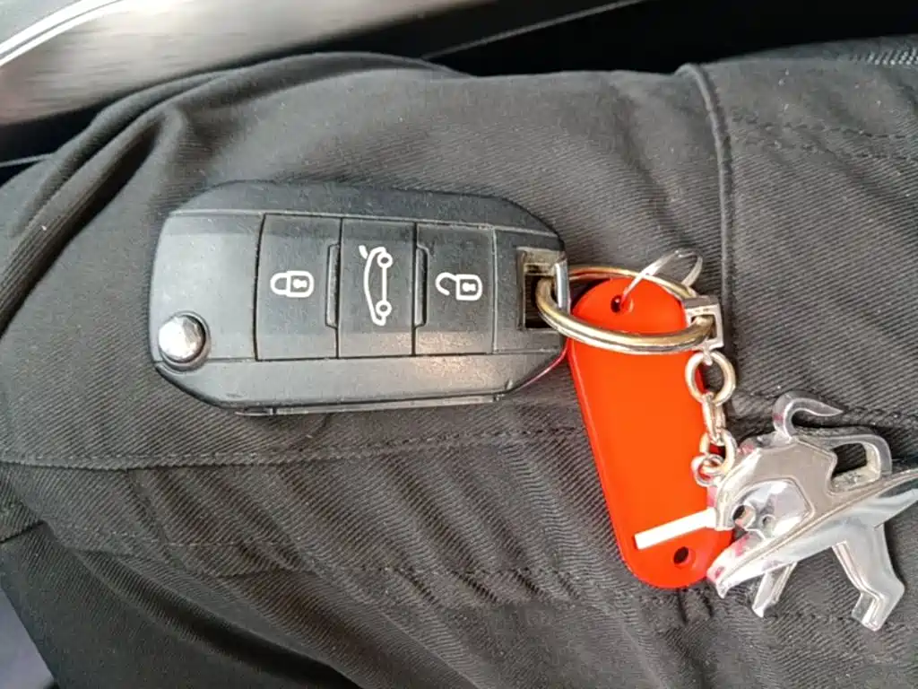 Peugeot 408 — фото 9