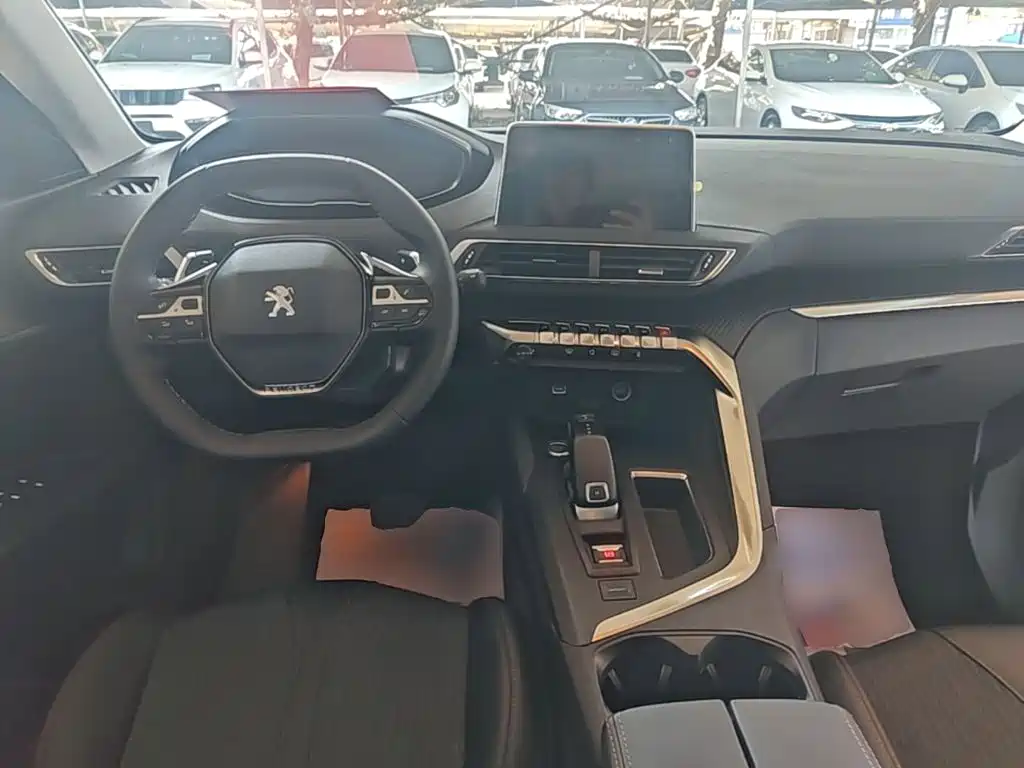 Peugeot 4008 — фото 10