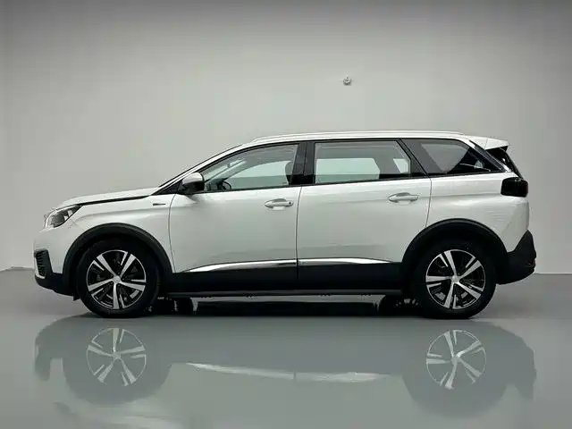 Peugeot 5008 — фото 11