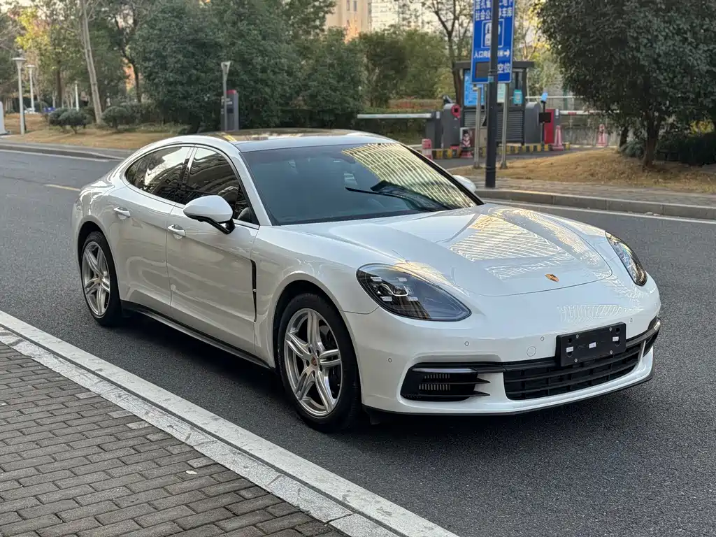 Porsche Panamera — фото 2