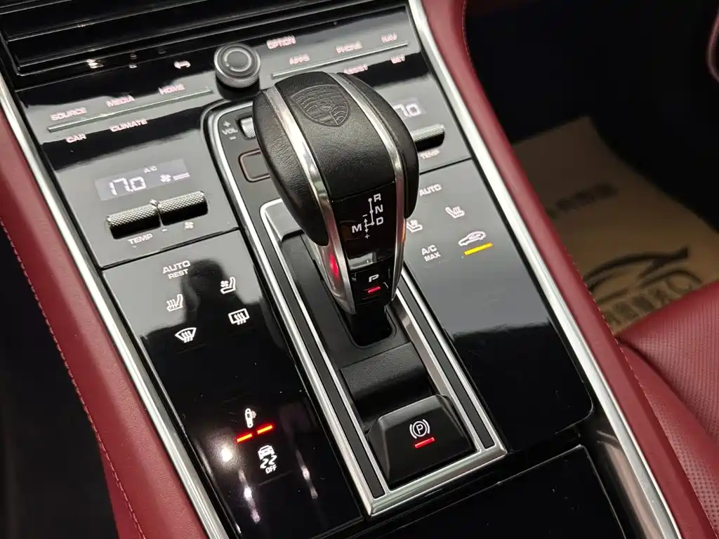 Porsche Panamera — фото 18