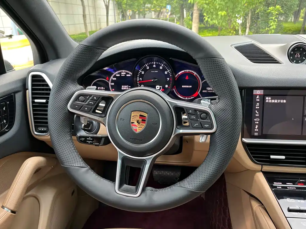 Porsche Cayenne — фото 10