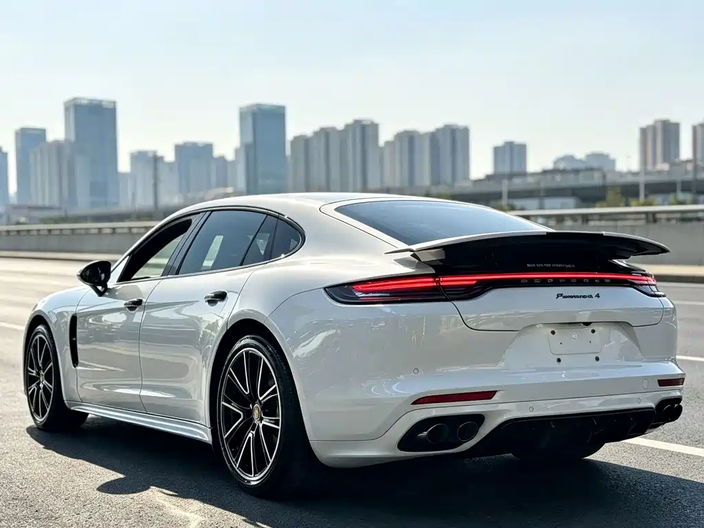 Porsche Panamera — фото 18