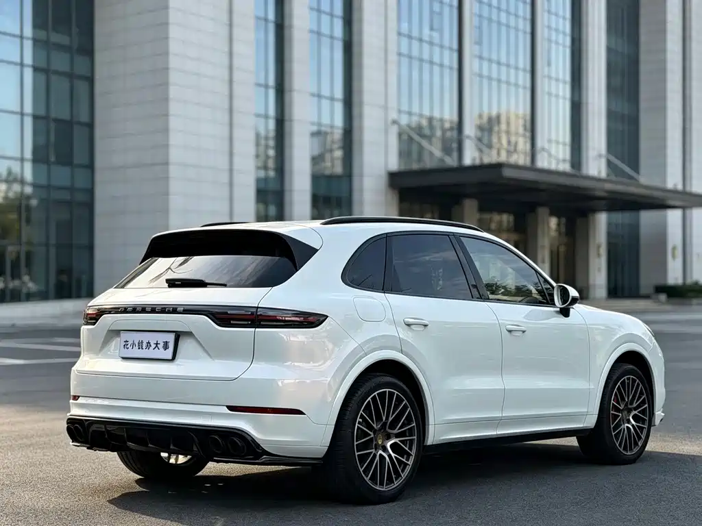 Porsche Cayenne — фото 7