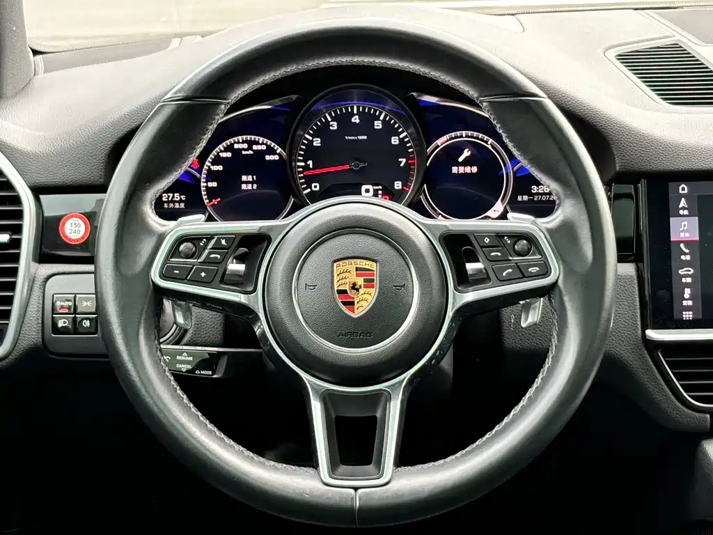 Porsche Cayenne — фото 15