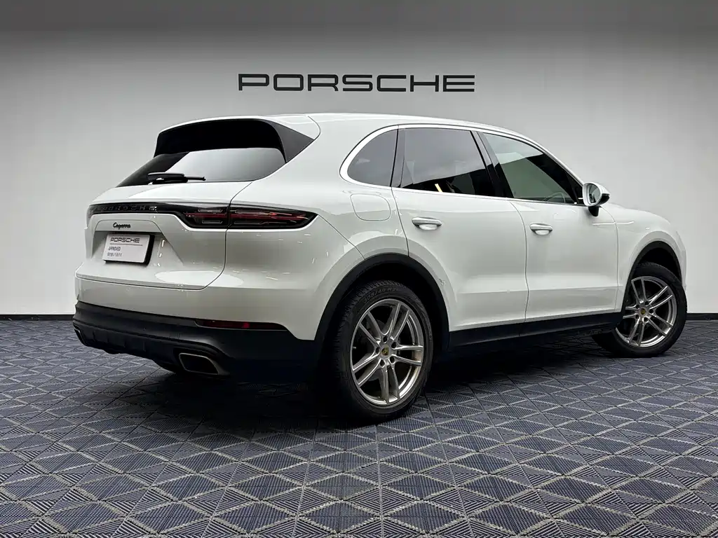Porsche Cayenne — фото 15