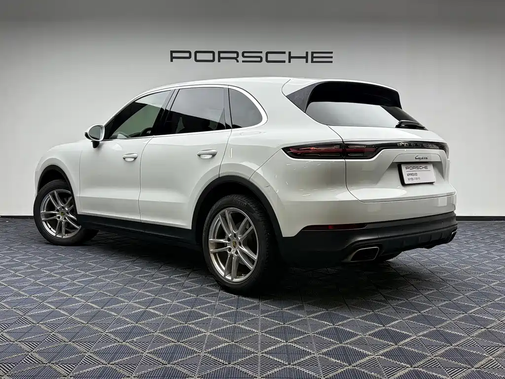 Porsche Cayenne — фото 7