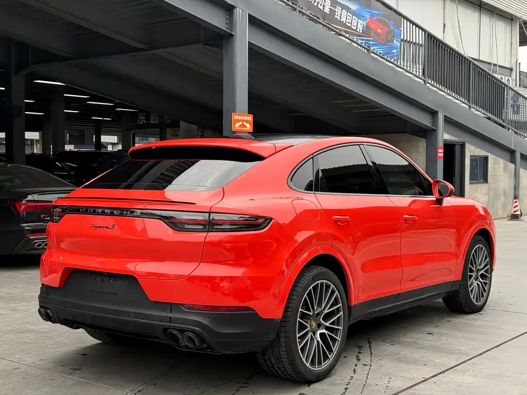 Porsche Cayenne — фото 14